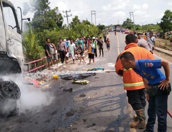 Serem, Kecelakaan Truk Seret Bapak Anak Hingga Meninggal di Jalintim Mesuji Lampung