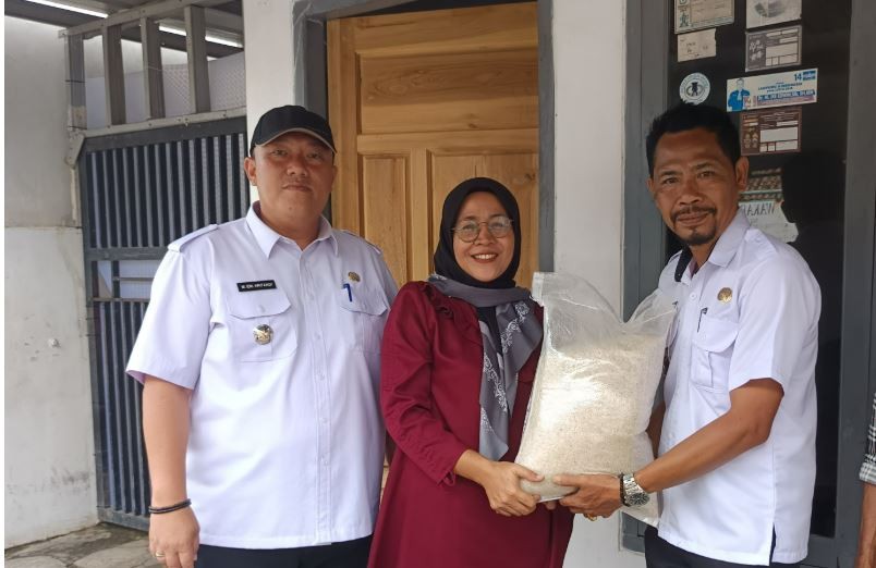 Pemkot Bandar Lampung Salurkan 107,6 Ton Beras untuk Korban Banjir di 16 Kecamatan