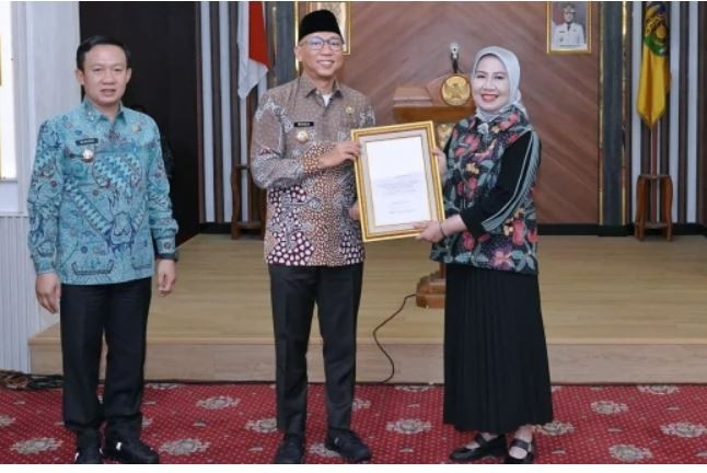 Gubernur Lampung Lepas Purna Bakti Tina Malinda, Sempat Lama Menjabat Sekretaris DPRD Lampung  