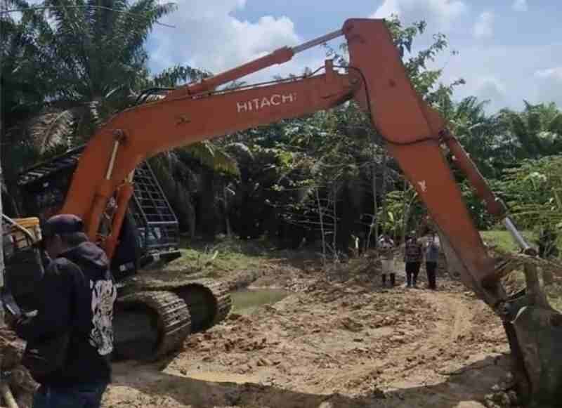 Holding Perkebunan Nusantara Melalui PTPN IV PalmCo Kerahkan Alat Berat Perbaiki Tanggul Jebol