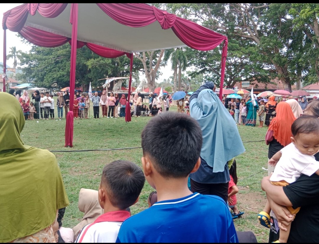 Warga Desa Hanura  Tonton Pertunjukan Kuda Lumping Yang di Gelar Relawan Ganjar – Mahfud
