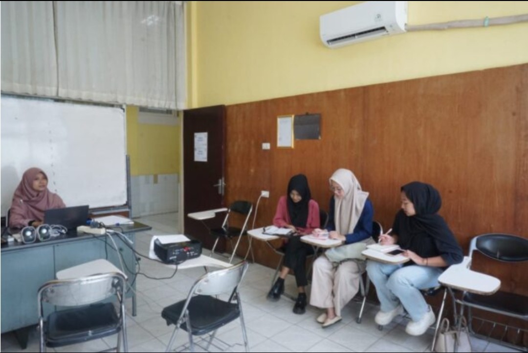 UPT Bahasa Unila Gelar Kelas Duolingo