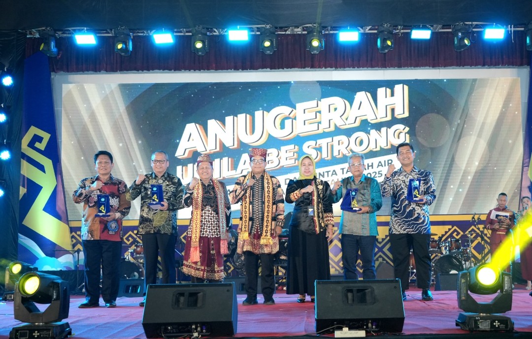 Unila Tutup Anugerah Be Strong 2025 dengan Parade Budaya dan Konser Musik