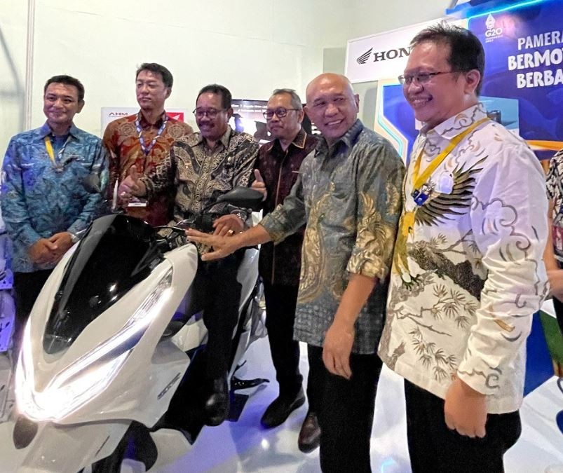 Perkuat Komitmen, AHM Ikuti Touring dan Pameran Kendaraan Listrik KTT G20   