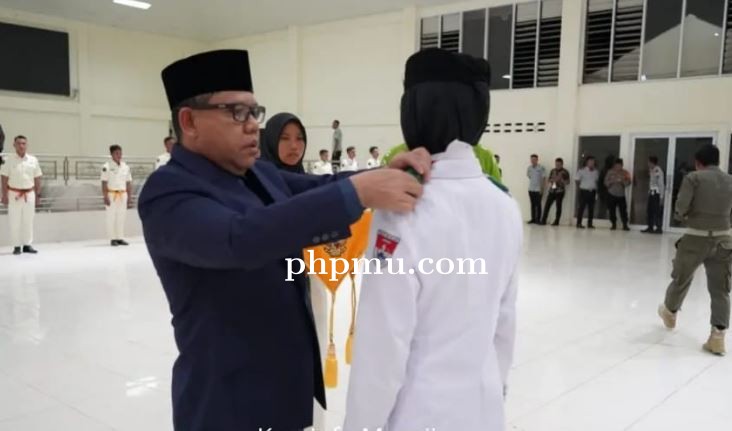 Penjabat Bupati Mesuji Sulpakar Kukuhkan Paskibraka Kabupaten Mesuji Tahun 2022