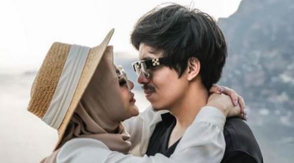 Bikin Iri Netizen, Kemesraan Liburan Aurel dan Atta Halilintar di Italia
