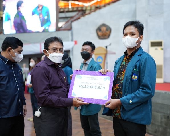 Unila Beri Penghargaan Mahasiswa Berprestasi Tingkat Nasional dan Internasional