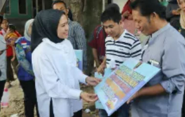 Pemprov Lampung Salurkan Bantuan Sosial untuk Korban Banjir di Way Lunik