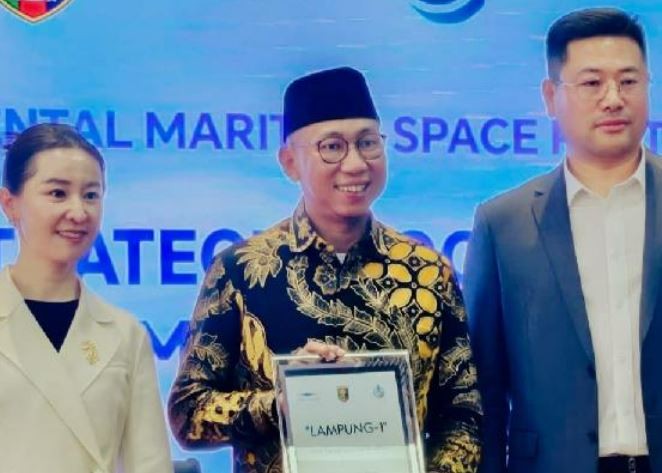 Gubernur Lampung Gandeng Tiongkok Luncurkan Satelit AI
