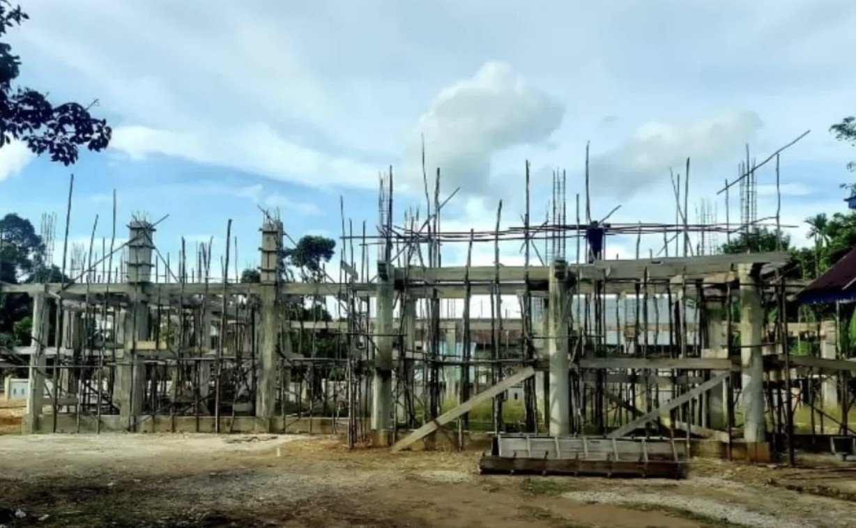 Dukung Pembangunan Sosial dan Keagamaan, PTPN IV Regional V Beri Bantuan TJSL di Sanggau